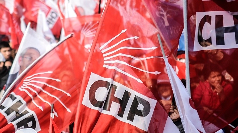 CHP'de Şok İstifa