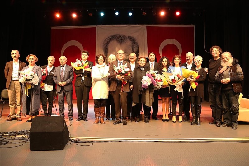 Ataol Behramoğlu'nun 50. Sanat Yılı Ataşehir'de Kutlandı