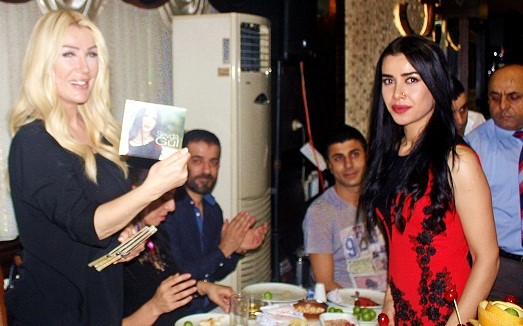 SEDA SAYAN'DAN HEMŞERİ DESTEĞİ