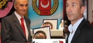 Burhan Felek Basın Hizmet Ödülleri sahiplerini buldu