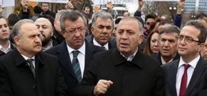 CHP'li vekillerden TRT'ye baskın