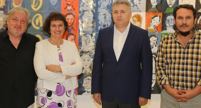 'Sırtında Kaplumbağa Taşıyan Adam'