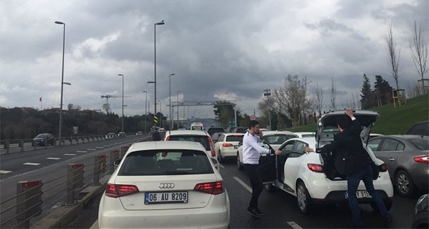 Boğaziçi Köprüsü'nde Bombalı Araç Paniği