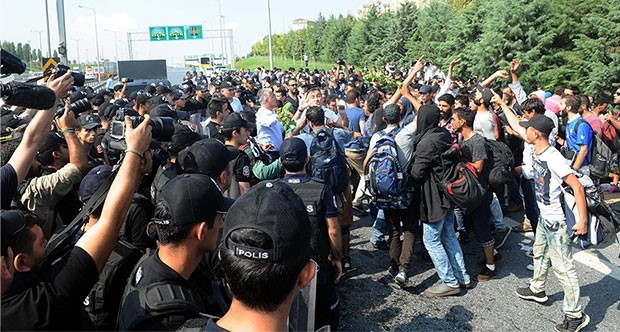 Suriyelilere TEM'de Polis Müdahalesi