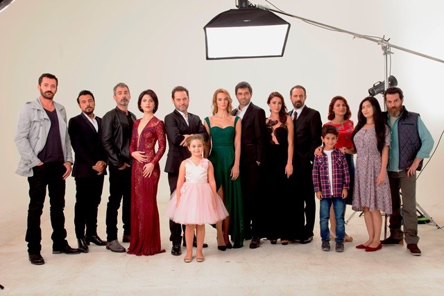 'Eve Dönüş' Dizisinin Dev Kadrosu Bir Araya Geldi