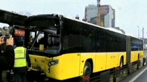 Metrobüs Kaza Yaptı!