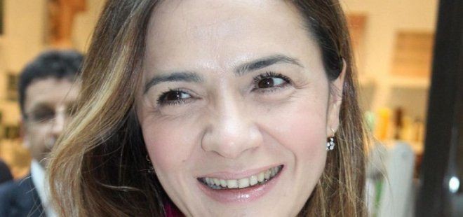 Eşini Sokak Ortasında Çırılçıplak Bıraktı