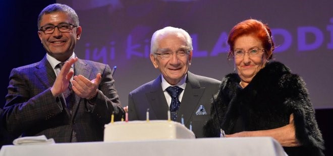 İstanbul'da Komando Astsubay Camdan Düşerek Öldü