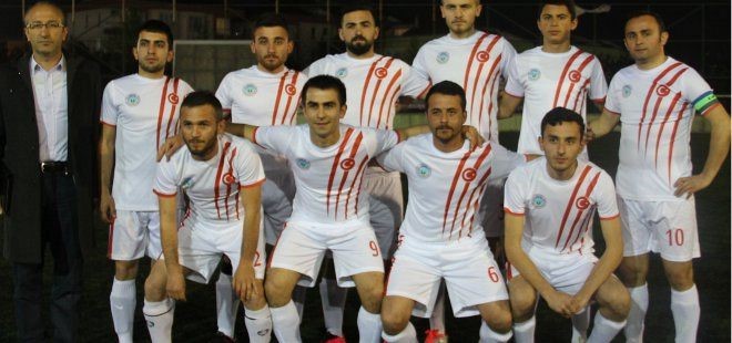 Eşiniz Başını Açsın Heykelinizi Dikeriz..