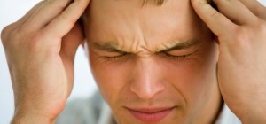 BAŞ AĞRISI CİDDİ HASTALIKLARIN BELİRTİSİ OLABİLİR