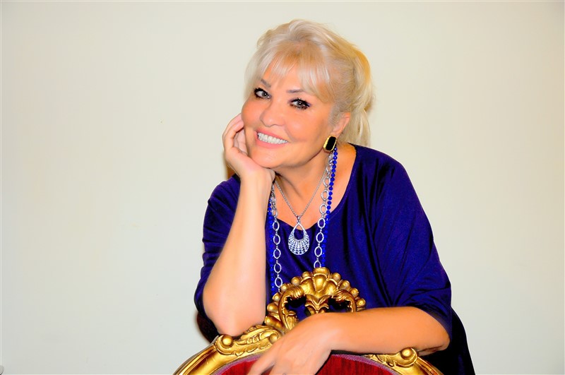 Nazan Şara Şatana 12. Kez Okurlarını Selamlıyor