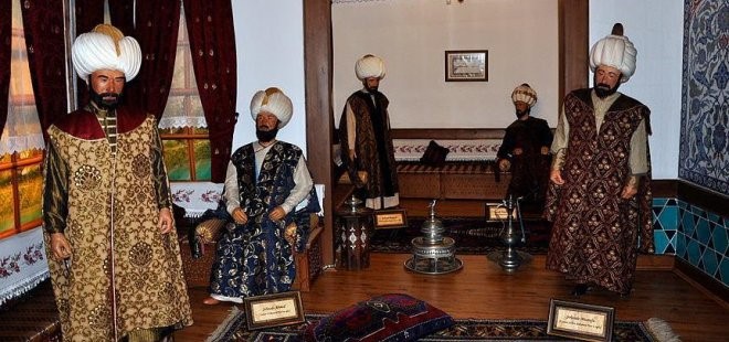 Demet Akalın Ataşehirde.