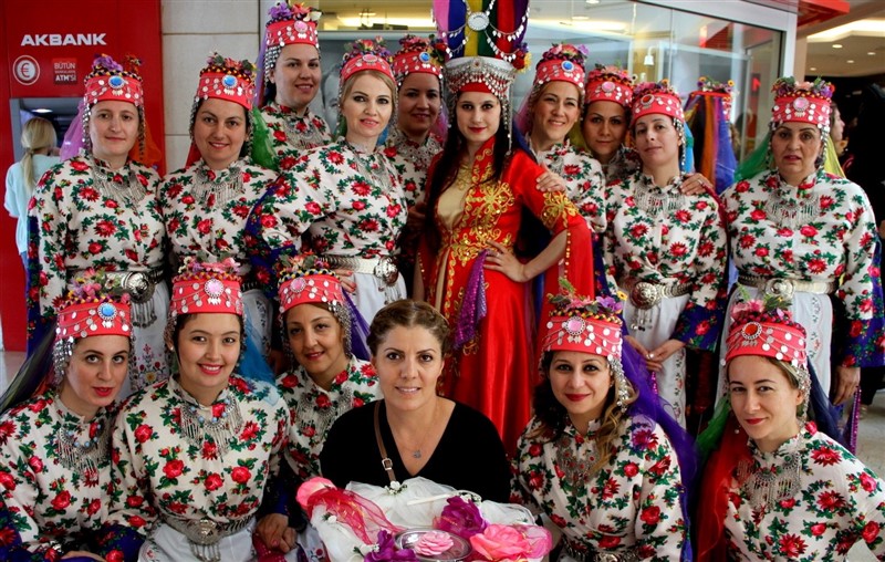 Ataşehir Halk Eğitim Merkezi sergisi açıldı