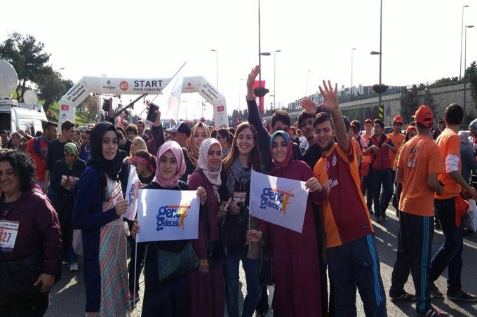 Gençler Maraton'da 'Kadına Şiddete Dur' Dedi!