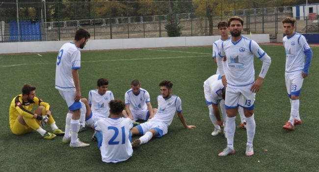 Maçta kavga: 5 futbolcu yaralandı