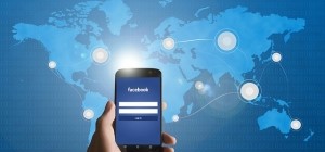 Facebook'tan Akıllı Telefonlar İçin 'Canlı' Özellik