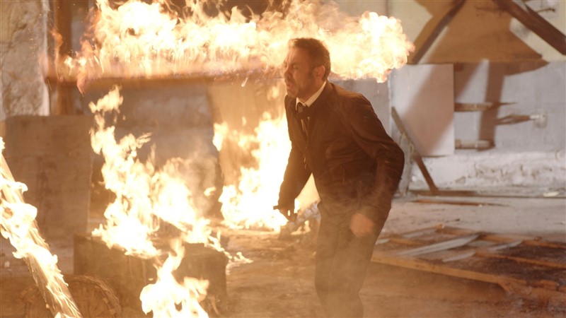 ALEVLER ARASINDA KALDI