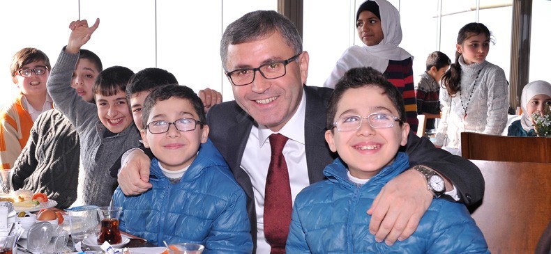 Türk ve Rus Aşçılardan Suriyeli Çocuklara Jest