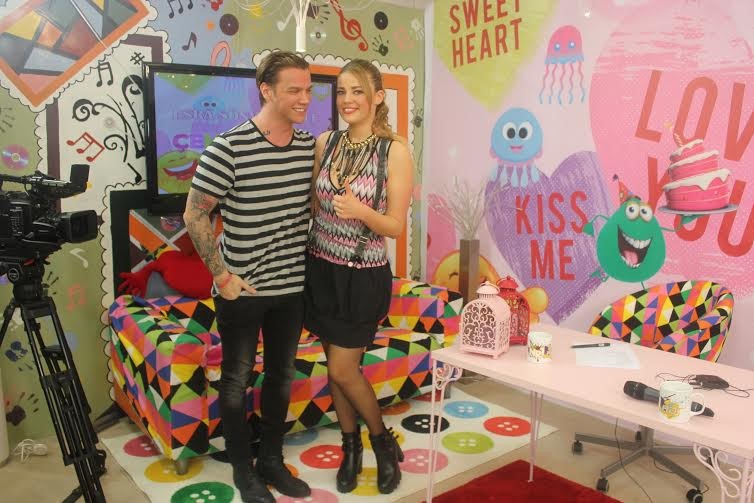 Renkli Gözün Delisiyim