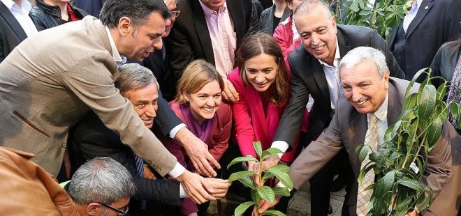 Sevgi Taşı TV İlk Kez Bu Akşam TRT Avaz'da