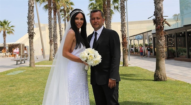 Gülşen 3 aylık hamile.