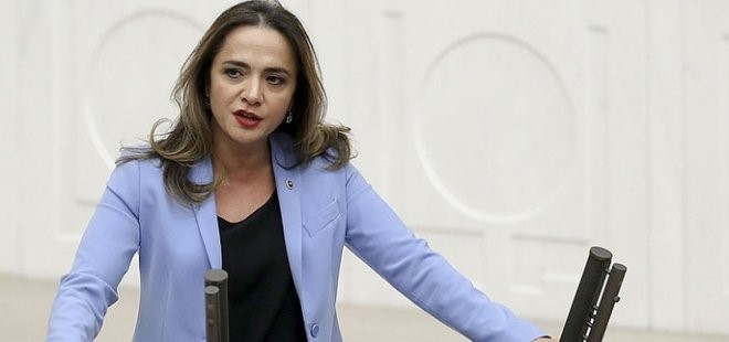 Şair Gülten Akın Hayatını Kaybetti