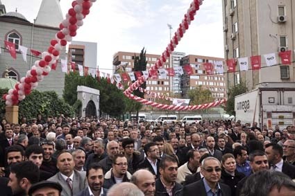 Beytullah Doğanay seçim merkezini açtı