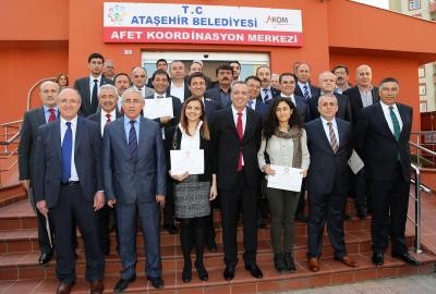 Ataşehir Belediye Başkanı Battal İlgezdi mazbatasını aldı
