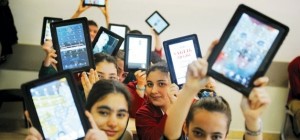 Öğrenciler Tabletlerini Satıyor