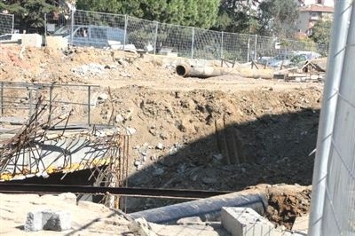 Patlayan Boru Binayı Yıkadı
