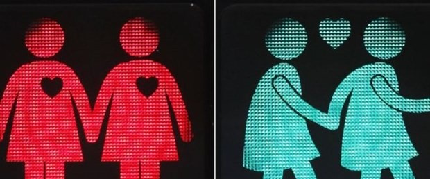 Eşcinsel Temalı Trafik Işıkları Kaldırıldı