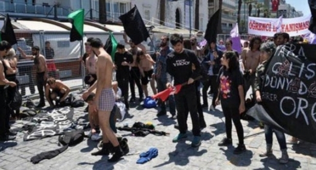 çıplak protesto