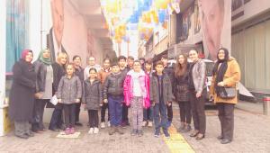 Ataşehir'li çocuklara okuma sevgisi kazandırıyorlar..