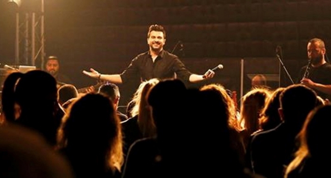 Gökhan Tepe’den Jolly Joker’da Coşkulu Müzik Ziyafeti Yaşandı