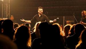 Gökhan Tepe’den Jolly Joker’da Coşkulu Müzik Ziyafeti Yaşandı