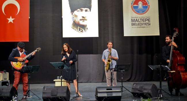 Ünlü gazeteciden caz konseri