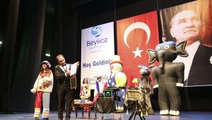 Yetim çocukları sevgi ve eğlenceli bir gün geçirdi