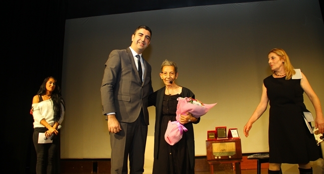 Uyanış adlı tiyatro oyunu Kartal’da sahnelendi