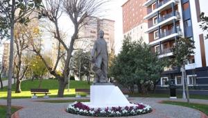 Namık Kemal heykeli Kadıköy’de