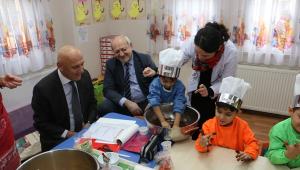 Kreşli minikler mutfak atölyesinde maharetlerini bir kez daha gösterdi