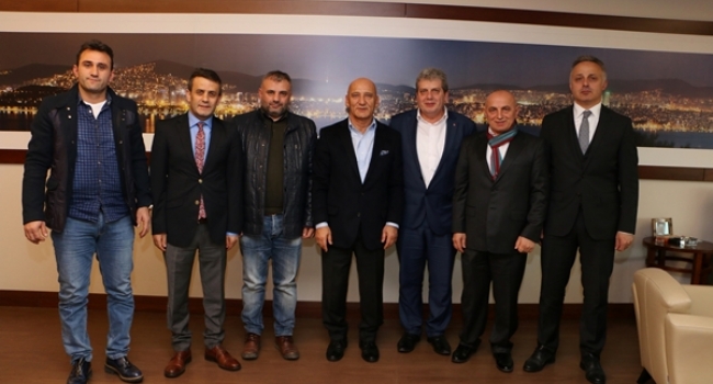 Trabzon köprübaşı Derneği’nden başkan Altınok Öz’ü makamında ziyaret yaptı
