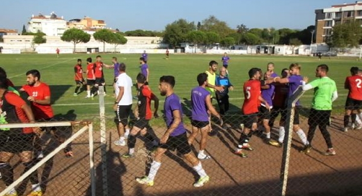 Ataşehir Çamoluk Hazırlık Maçında Kavga