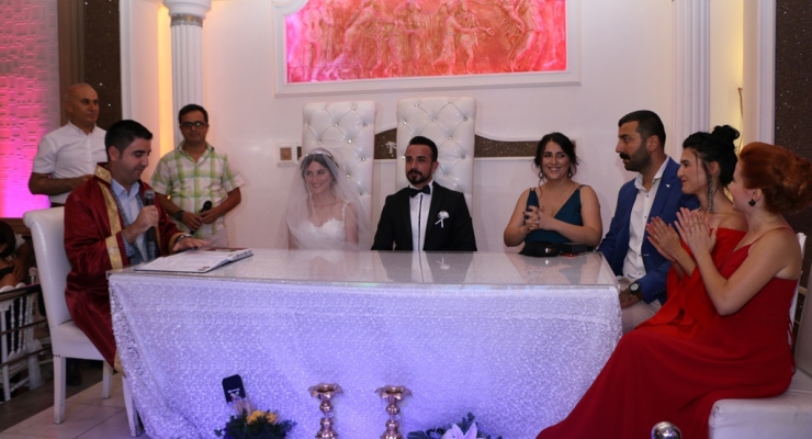 ÜNSAL VE TAŞ AİLESİNİN MUTLU GÜNÜ