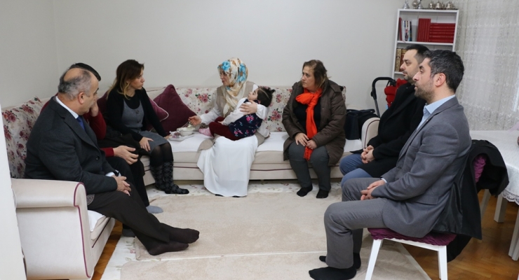 KARTAL BELEDİYESİ’NDEN SÜMEYYE’YE TEKERLEKLİ SANDALYE  !