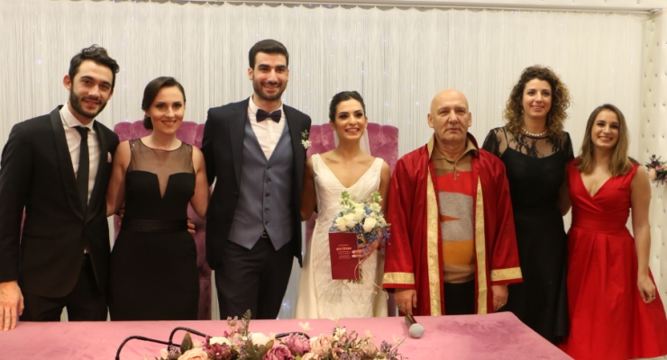 BAŞKAN ALTINOK ÖZ GENÇ ÇİFTLERİN MUTLULUĞUNA ORTAK OLDU