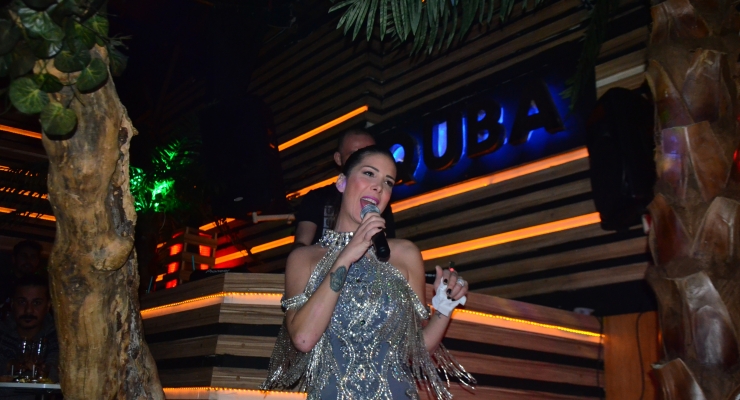 TUĞBA ÖZERK HAYRANLARINDAN BASKI