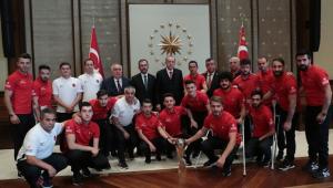 ERDOĞAN AMPUTE MİLLİ TAKIMI'NI KABUL ETTİ