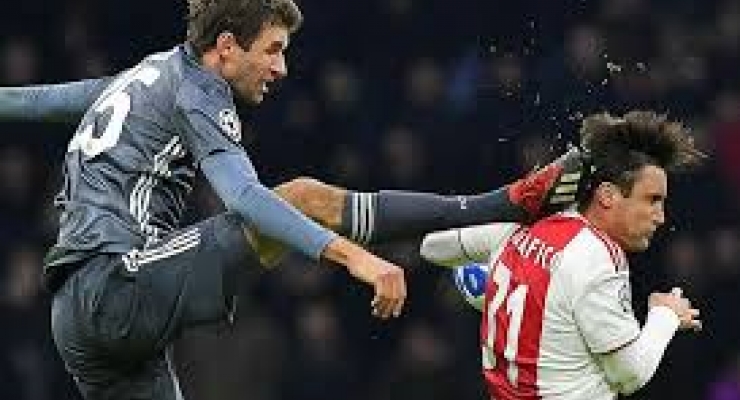 THOMAS MÜLLER ÖZÜR DİLEDİ