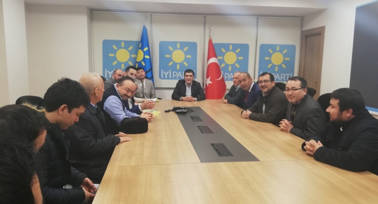 UYGUR TÜRKLERİNDEN İYİ PARTİ'YE TEŞEKKÜR ZİYARETİ