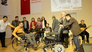 ENGELLİ VATANDAŞLARA TEKERLEKLİ SANDALYE DAĞITILDI